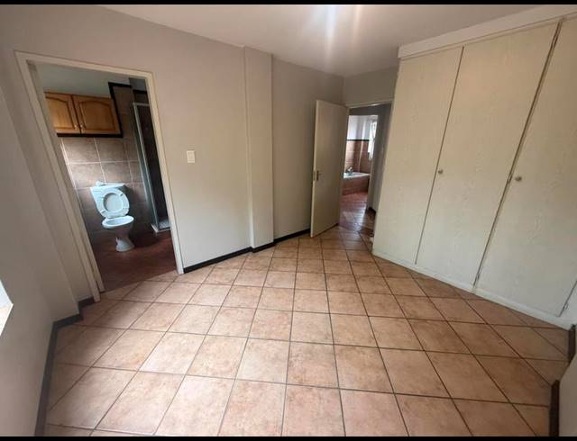 2 BEDROOM PROPERTY TO RENT IN DIE HOEWES
